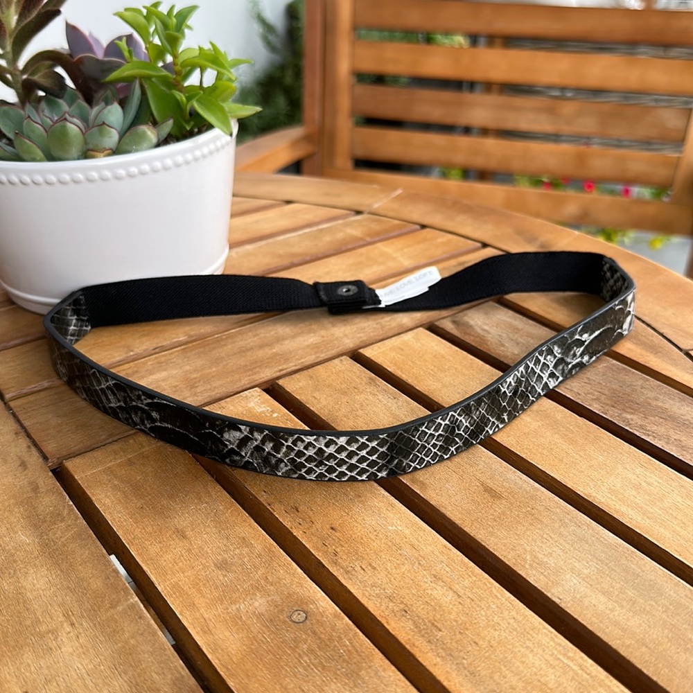 LOFT black snakeskin belt ✨